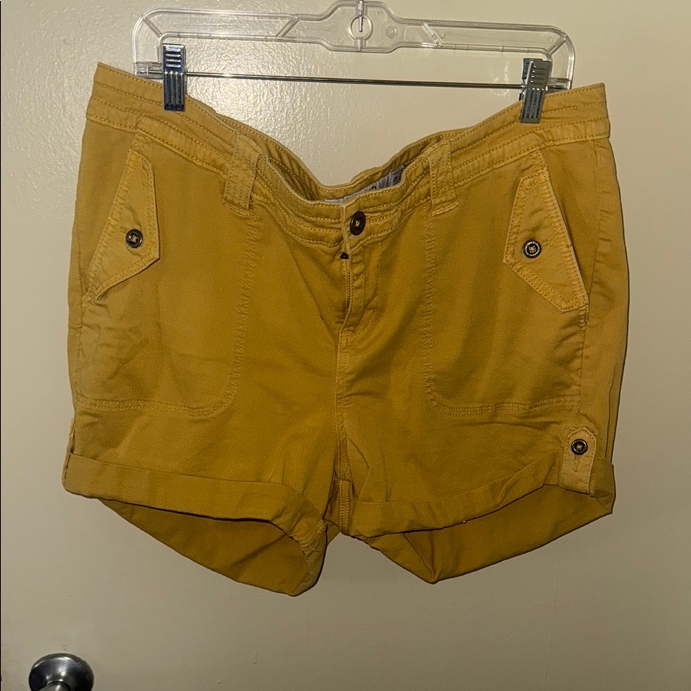 Torrid Size 18 Women's Mustard Shorts